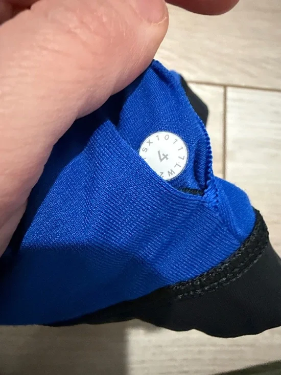 You pick! Lululemon Sports Bras Black Pink Blue Charcoal size 4 - Picture 13 of 13